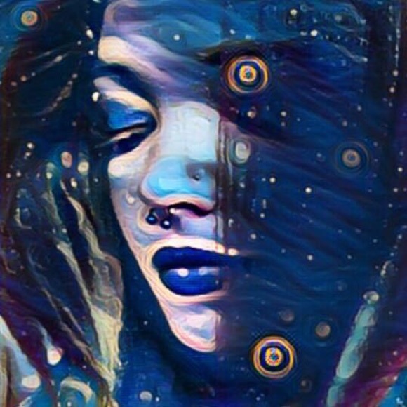 Meet Your Posher, Lauren! - Picture 1 of 1